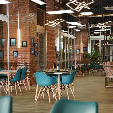 Monaco & Garden 호텔 3*