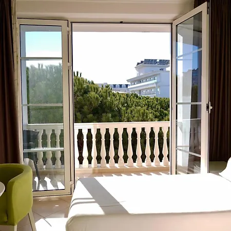 Monaco & Garden 호텔 골렘