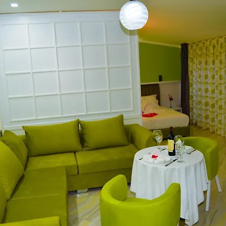 호텔 Monaco & Garden 골렘