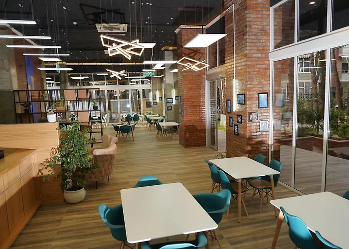 Hotel Monaco & Garden