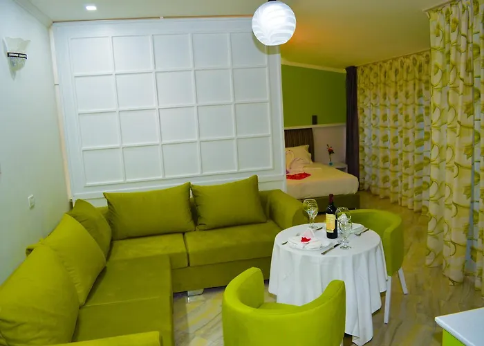 Hotel Monaco & Garden Golem (Tirana)