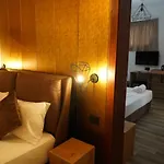 Hotell Monaco & Garden Golem (Tirana)