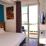 Monaco & Garden Hotell 3*