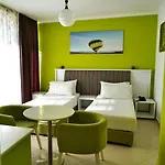 Hotell Monaco & Garden Golem (Tirana)