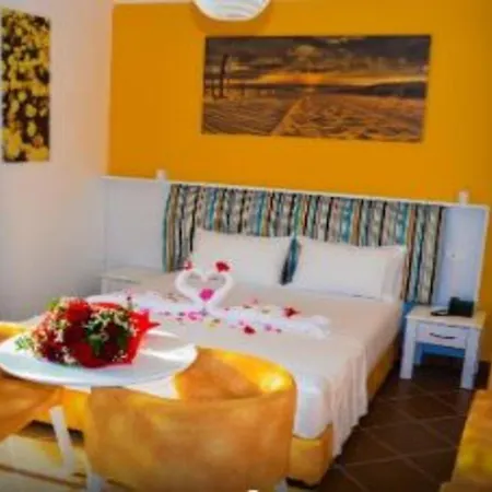 Hotel Monaco & Garden 3*