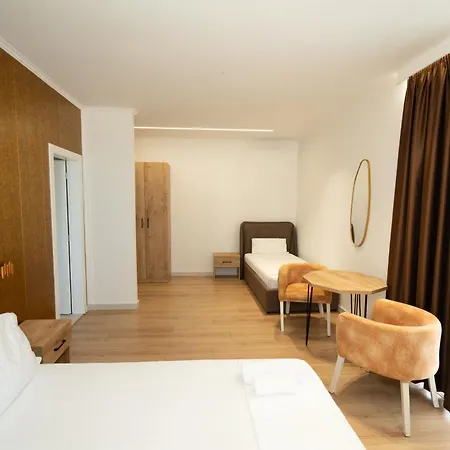 Monaco & Garden Hotel Golem (Tirana)