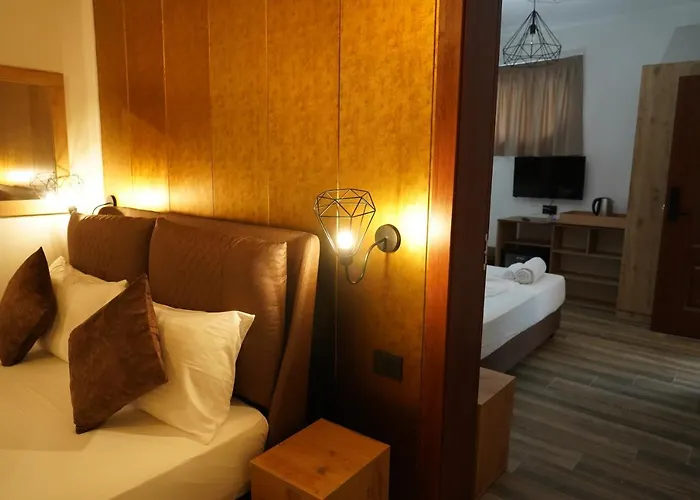 Hotel Monaco&garden Golem (Tirana)