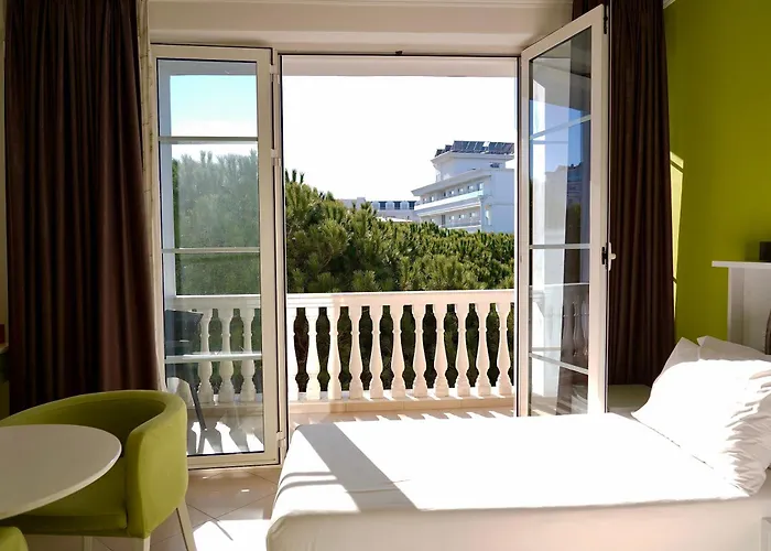 Monaco&garden Hotel Golem (Tirana)